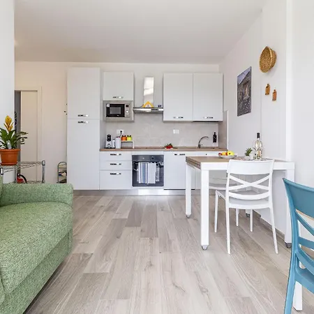 Nuras - Loremar Apartman *